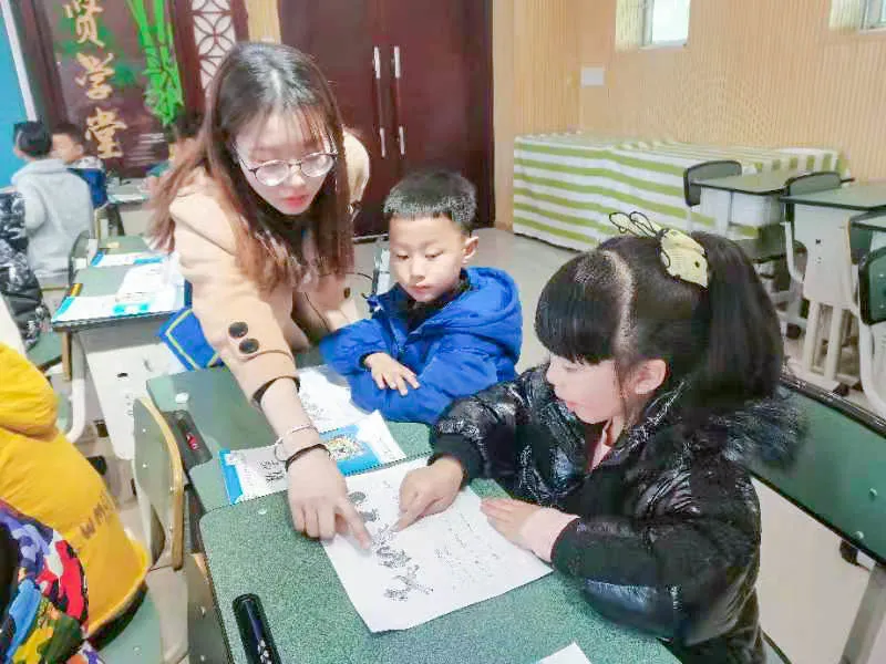 双流区双华小学举行新入职教师“亮相课”活动