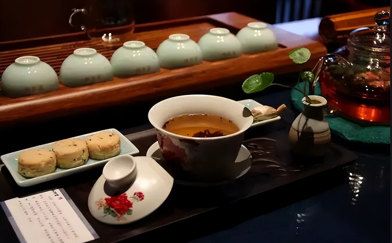 茶楼老板太会玩,"免费喝茶",反倒一年盈利248万,太牛了