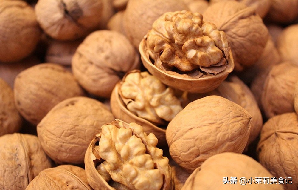 8种食物富含“卵磷脂”，营养高还便宜，冬天常给家人吃，好处多