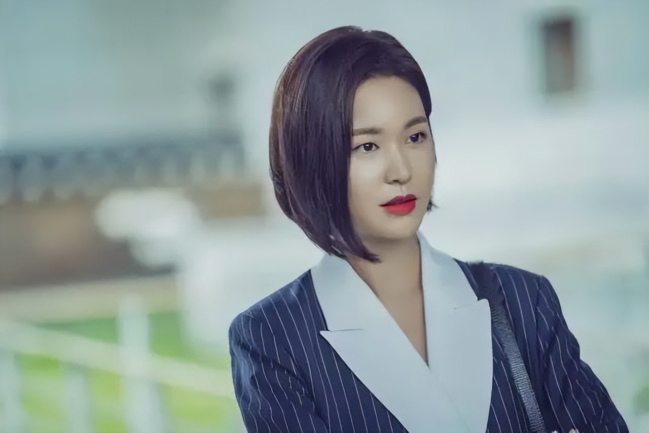 一下子放出8集，从头到尾都刺激，网飞突然奉上一部狗血新剧