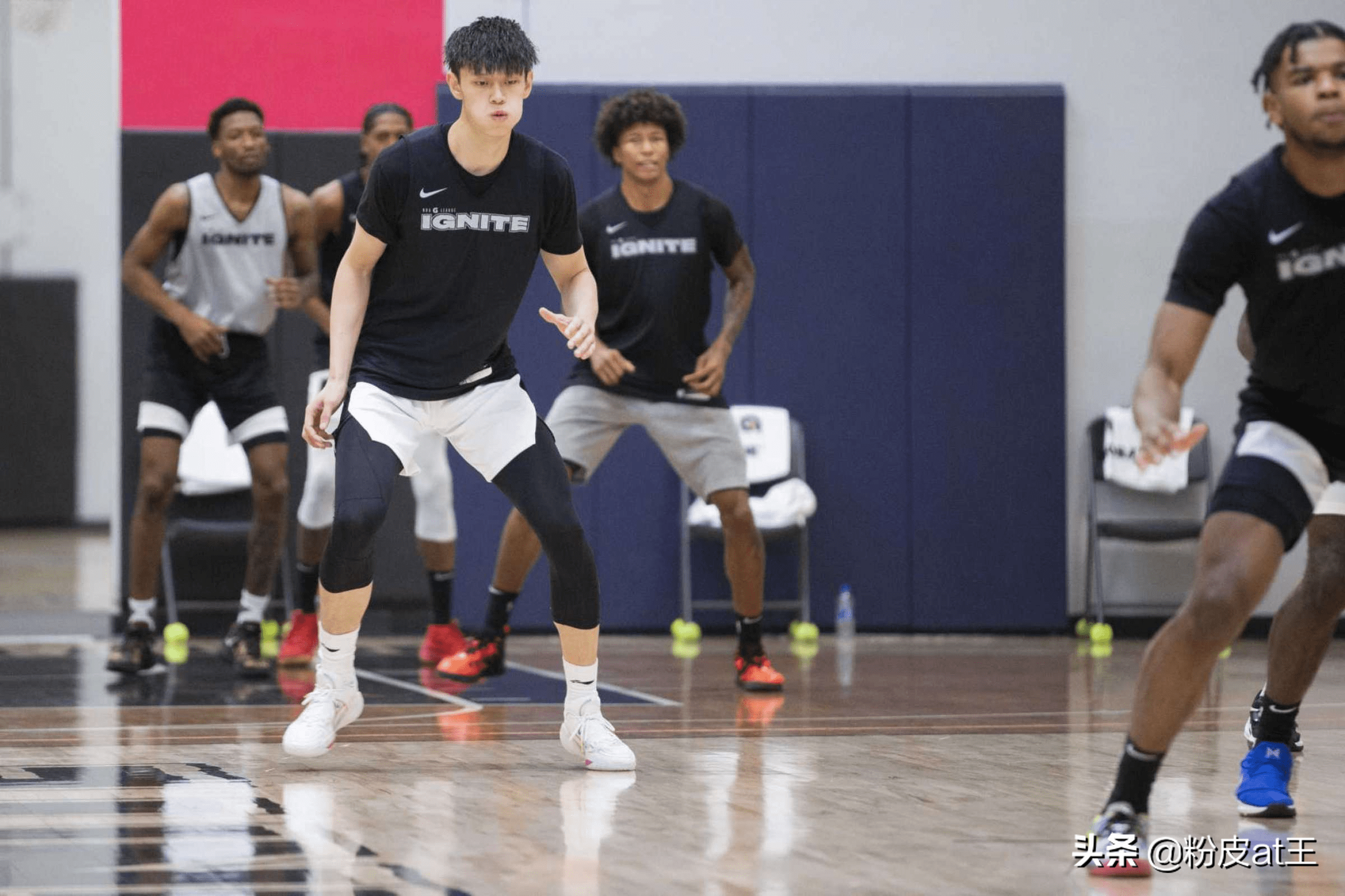 首钢为什么打nba(19岁场均3.8分，曾凡博为何着急参加NBA选秀？要从他与首钢队说起)