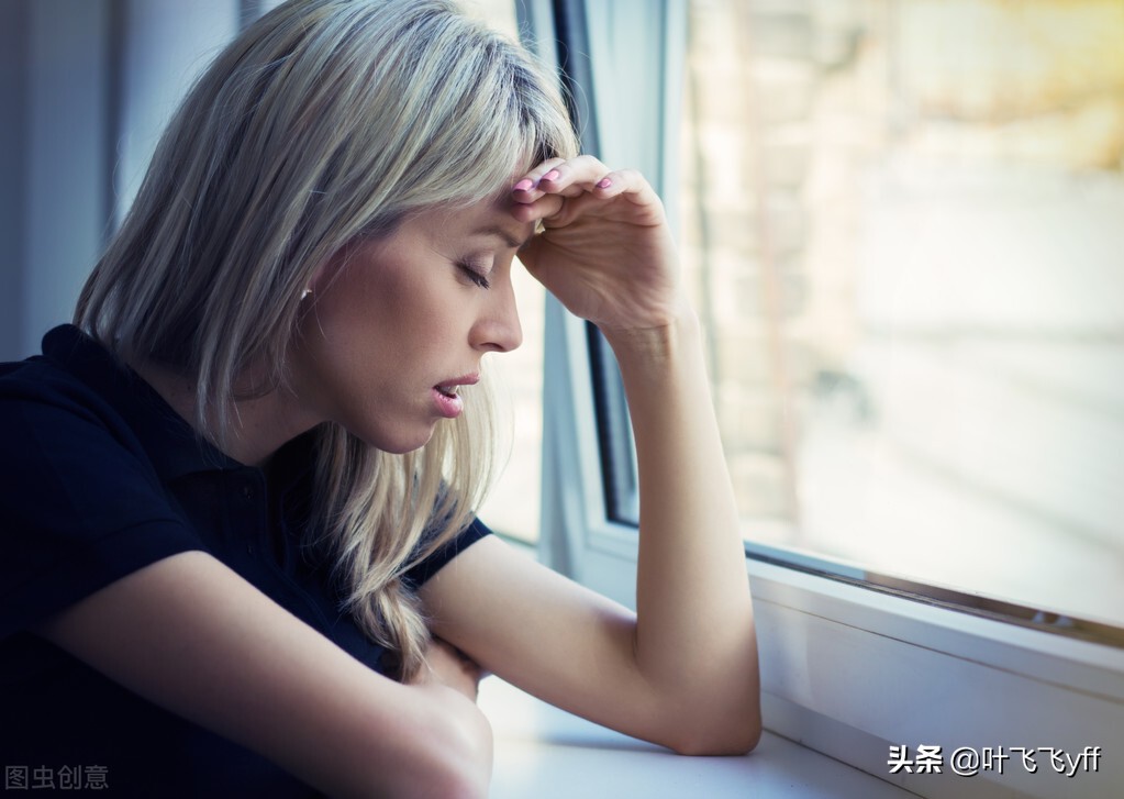 一个女人想跟你产生关系，不会说出来，而是默默去做这三件事