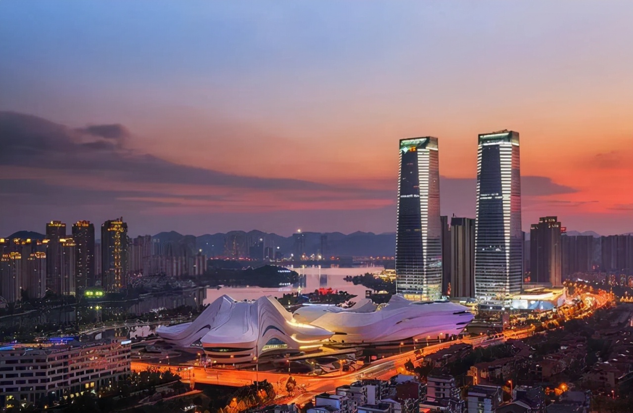 湖南省重点高校排名出炉，长郡中学排名意外，雅礼中学排名第三