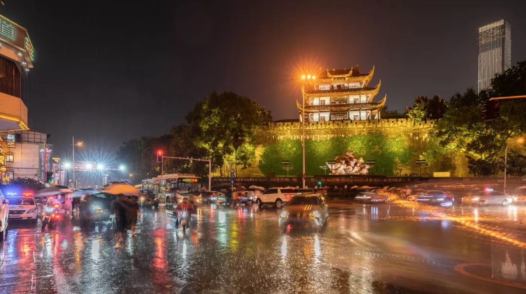 中国夜景最美的十大城市榜单揭晓，灯火璀璨尽显都市魅力