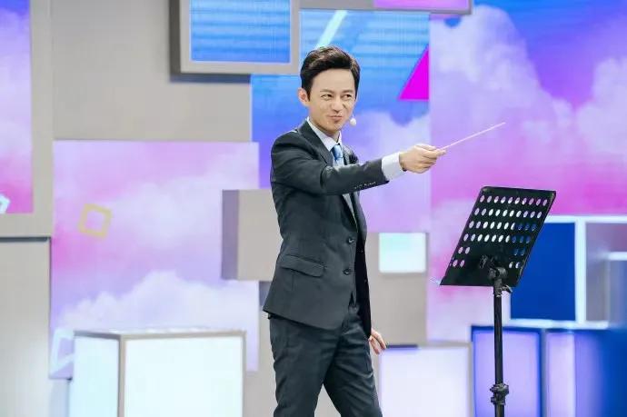 娱乐大爆料，周深、吴彦祖、杨幂、郑伊健、迪丽热巴、胡彦斌何炅