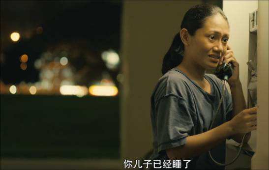 在香港，34岁的菲佣，抛下4个女儿，半夜躲在被窝痛哭，心酸人生