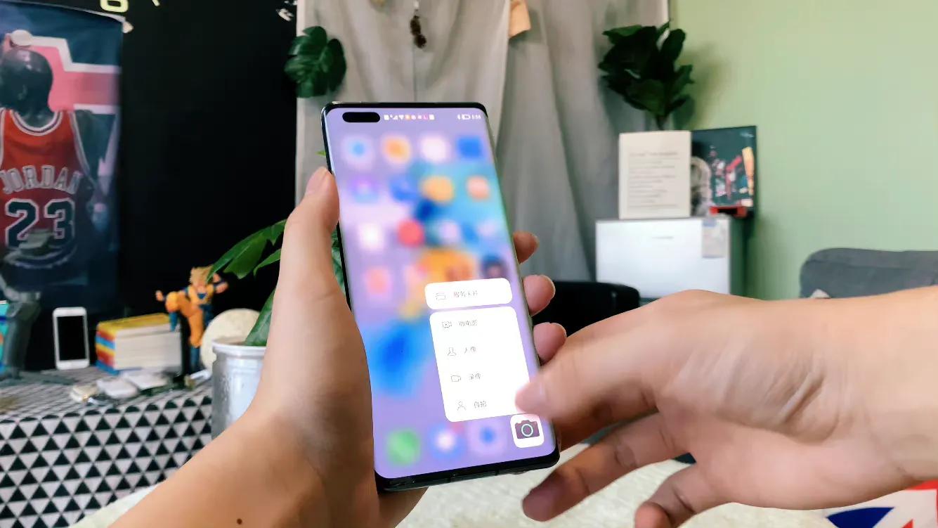 买华为还是选苹果？不吹不捧，咱就理性分析近两代产品之间的差距