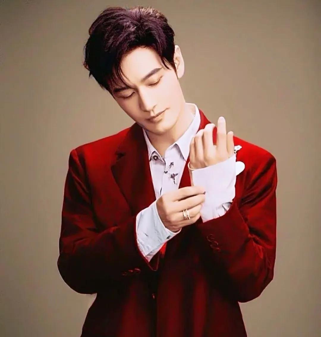 今日娱乐八卦 王源 杨幂韩东君 龚俊 井柏然刘雯 黄晓明 古天乐 肖战 杨洋