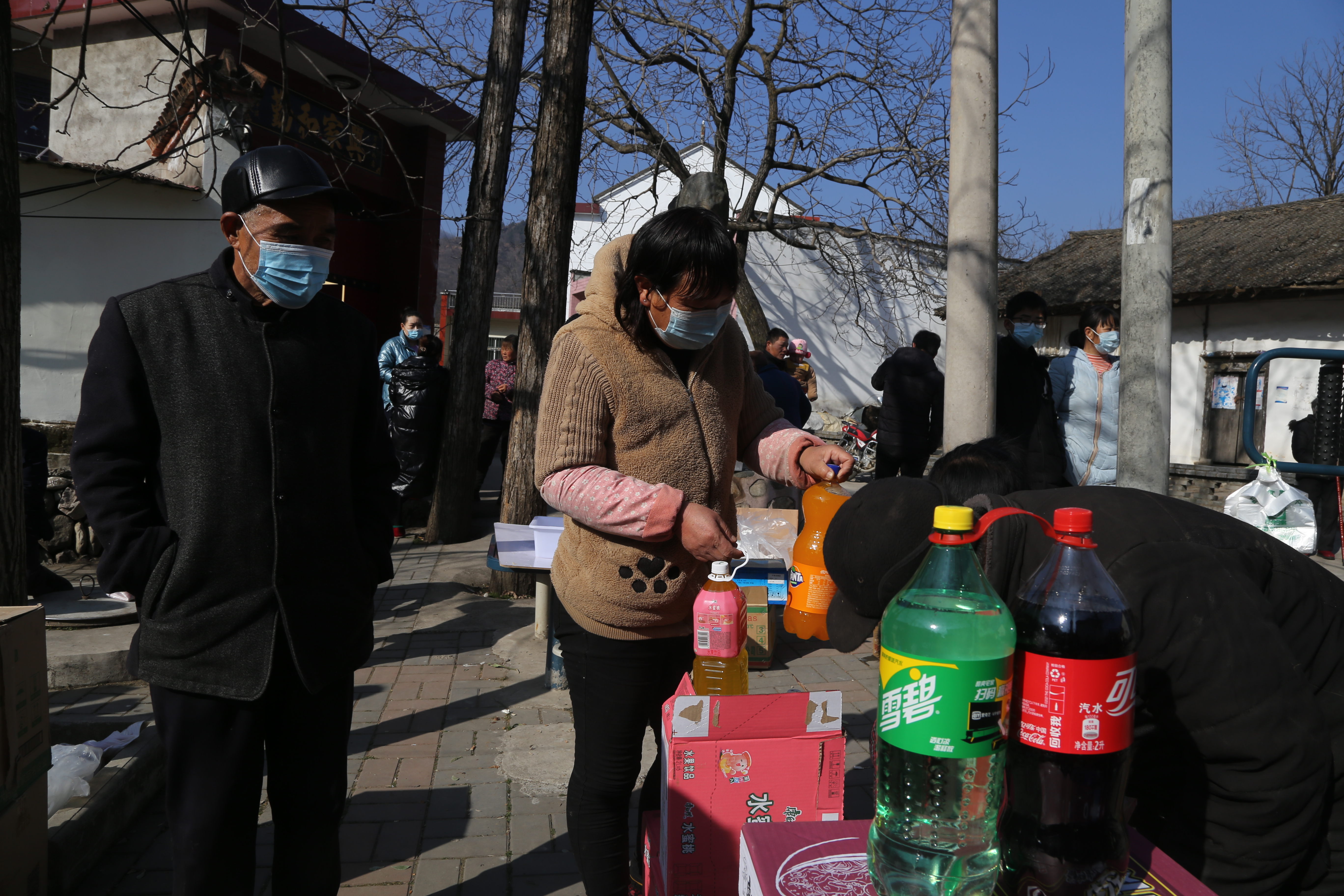 洛南县保安镇：年货下乡解民忧