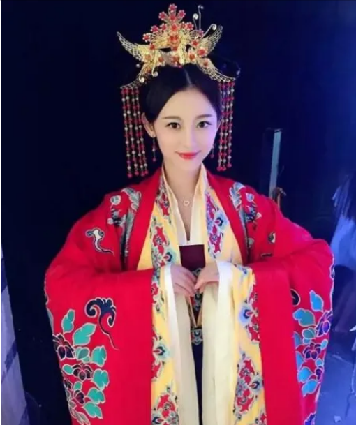 最惨女星徐婷：6个姐妹1个弟弟，25岁患癌离世，仍被家人蹭热度