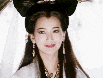 女星再扮经典角色：王艳上演回忆杀，关晓彤空姐装梦回“你叉叉”