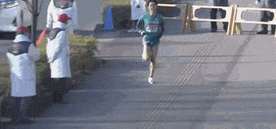 第98届箱根驿传中，青山学院王者归来，总成绩10:43:42破纪录夺冠