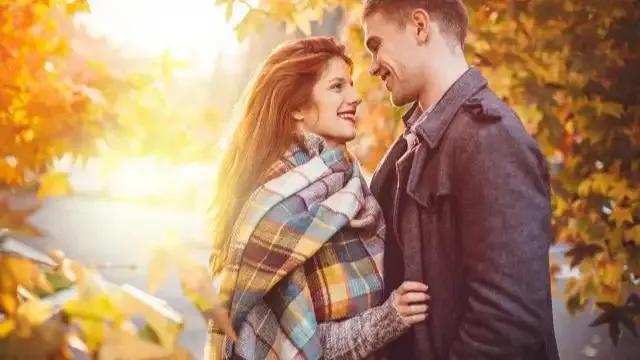 男女之间有暧昧关系，往往从做这三件事开始