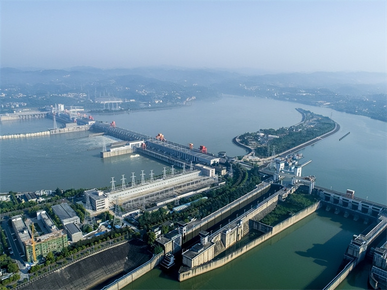大坝修建,施工_大山谷图库