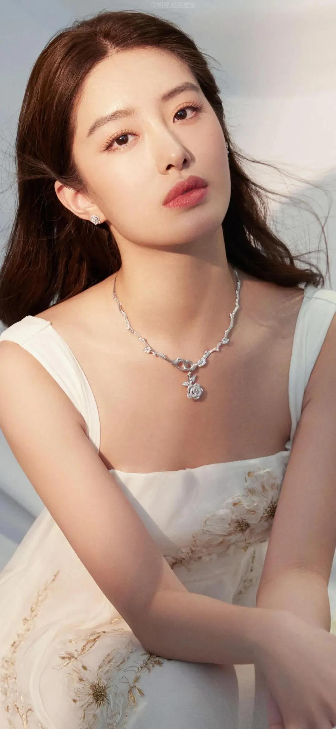 杨采钰高清美图