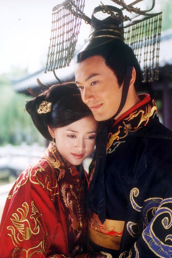 黄晓明之母张素霞：挽救过儿子的婚姻，现在她的心最痛