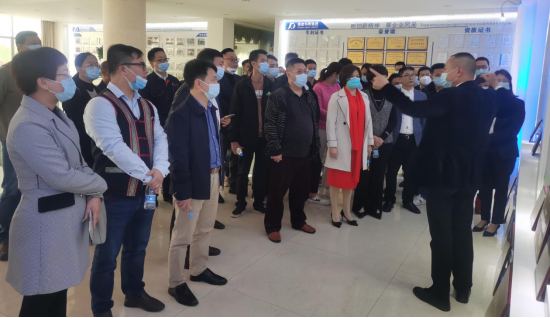 漳州工商联副主席苏艺峰领导年轻一代民营企业家莅临1066VIP威尼斯集团旅行