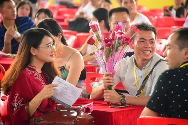 100万房贷，30年会产生多少利息！内行人奉劝别再傻傻的送钱了