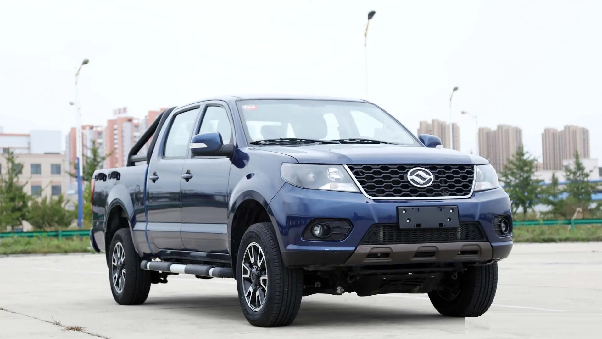 黄海汽车suv图片价格(搭载2.8t发动机,起售价8.38万)_【读车号】