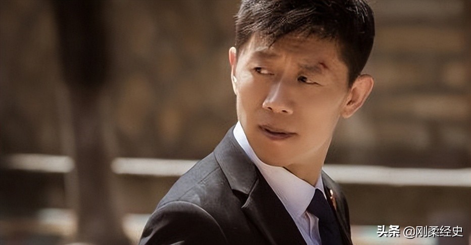 《庭外·盲区》：堆砌悬疑，错漏百出，编剧和观众双双进入盲区