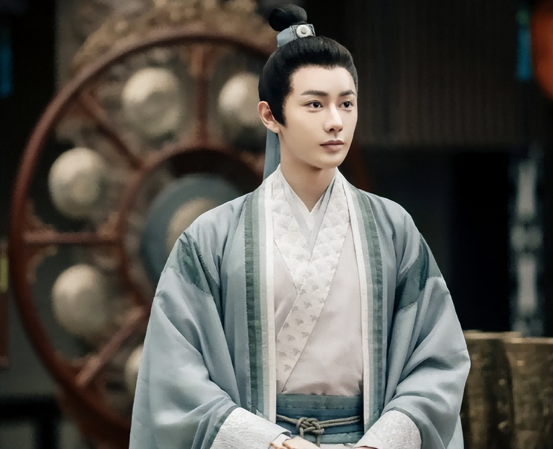 同样是演白面书生，把张国荣、任泉和佟梦实放在一起差距就出来了