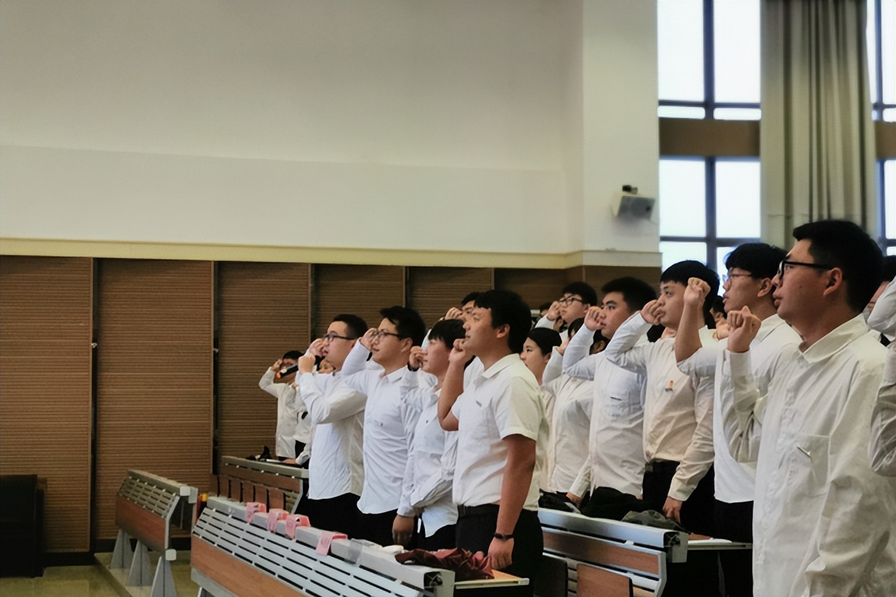 考生被取消“拟录取”上热搜，看到背后的原因，有人惋惜有人嘲讽