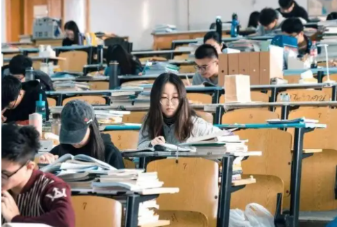 大学里的几个贵族专业，学费虽贵但薪水高，学好将来很有发展空间