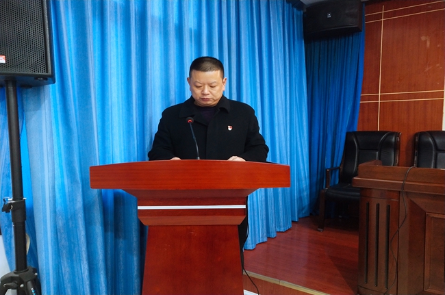 镇巴法院党支部深入学习贯彻党的十九届六中全会精神