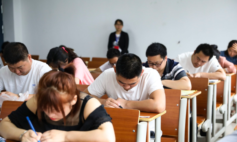 大学寝室“奇葩”床帘欣赏，舍友直呼睡不着，友谊就此“翻船”