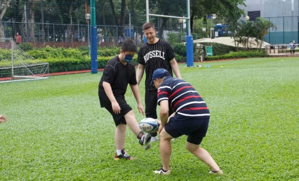 无悔照顾2个自闭儿！TVB前男星历尽坎坷，最大心愿是儿子独立生活