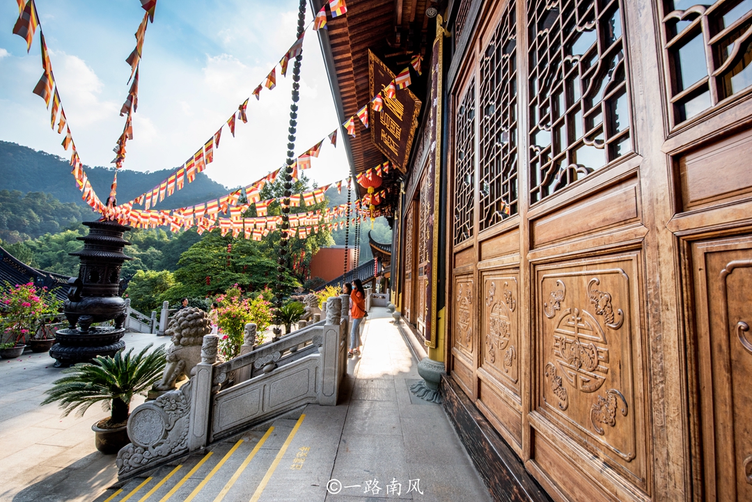 杭州周边旅游景点攻略，这三个地方公交车直达，一天时间可以走完