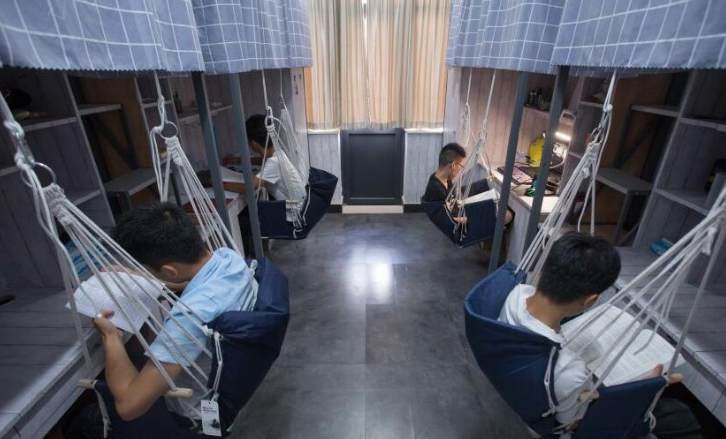 全国最寒碜大学宿舍排名，上学堪比荒野求生，部分照片易引起不适