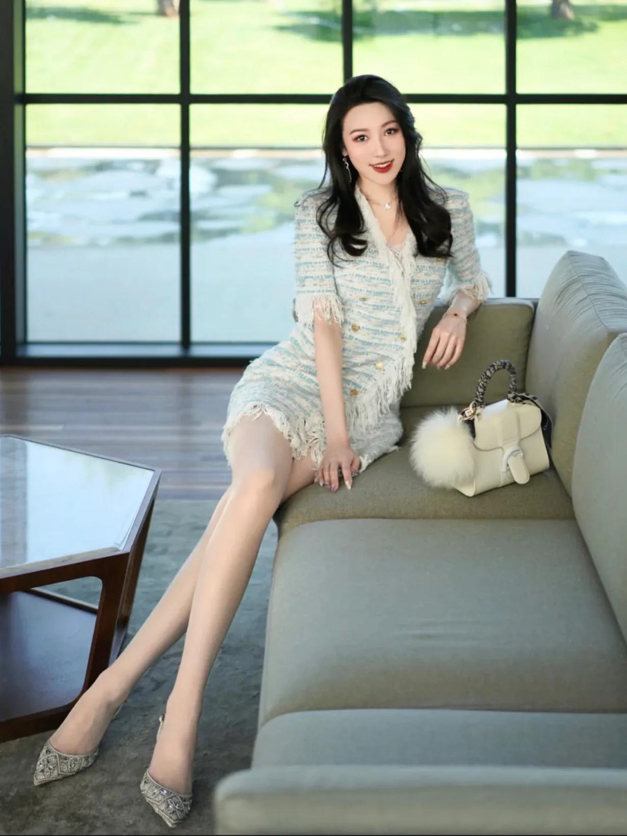 她是陈佩斯外甥女，毕业名校，办明星婚礼，产后住88万月子中心