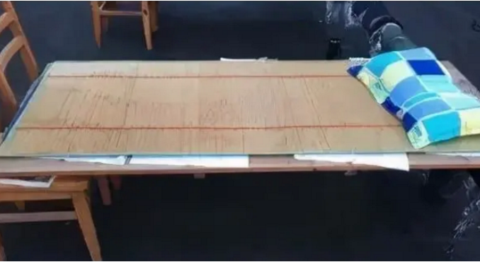 全国最寒酸大学宿舍上榜，环境堪比荒野求生现场，网友看了都摇头