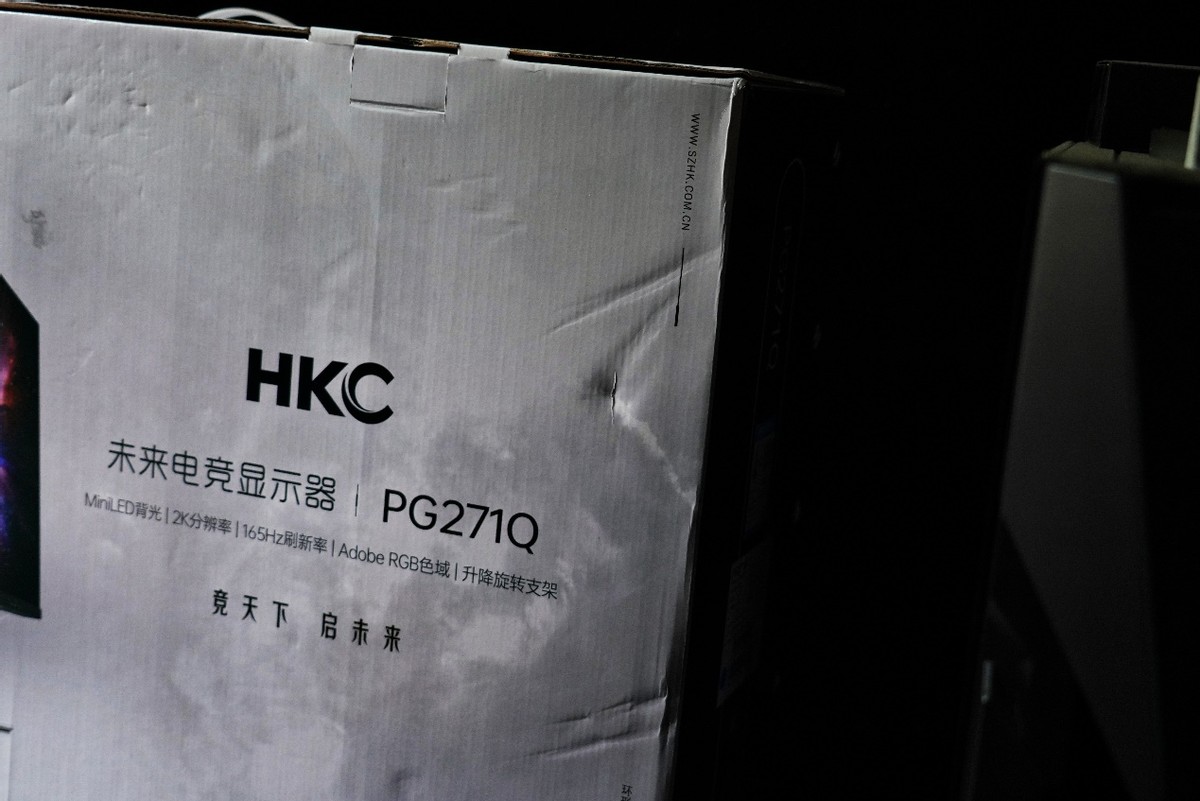 1999元超低价的MiniLED电竞显示器到底怎么样：HKC PG271Q上手实测