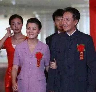 演员李幼斌：再婚成模范继父，亲儿子却让他头疼