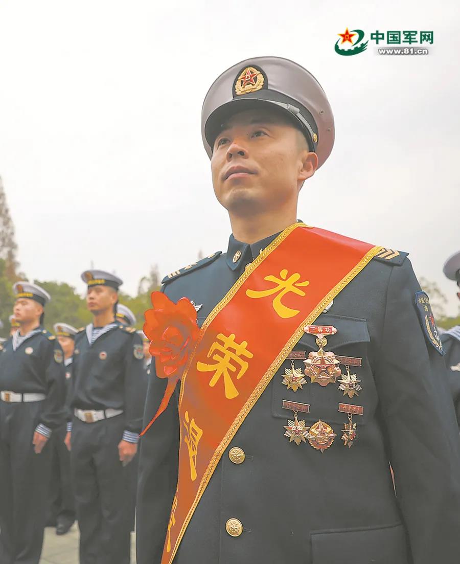 “兵王”离开军营，留下了这些“礼物”