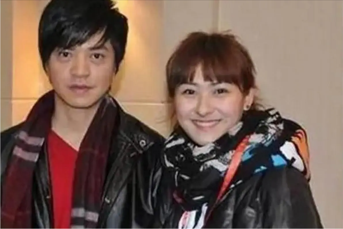 著名歌手李健与妻子恩爱20年,为何不买房不生子?