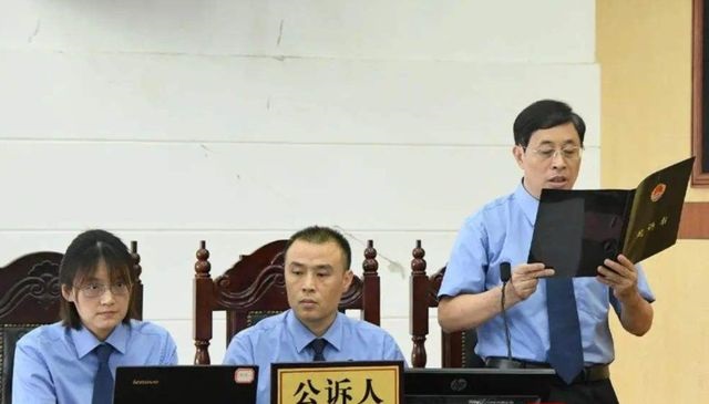 2020年，江苏两位民警被杀，凶手法庭上嚣张辩解：我是正当防卫