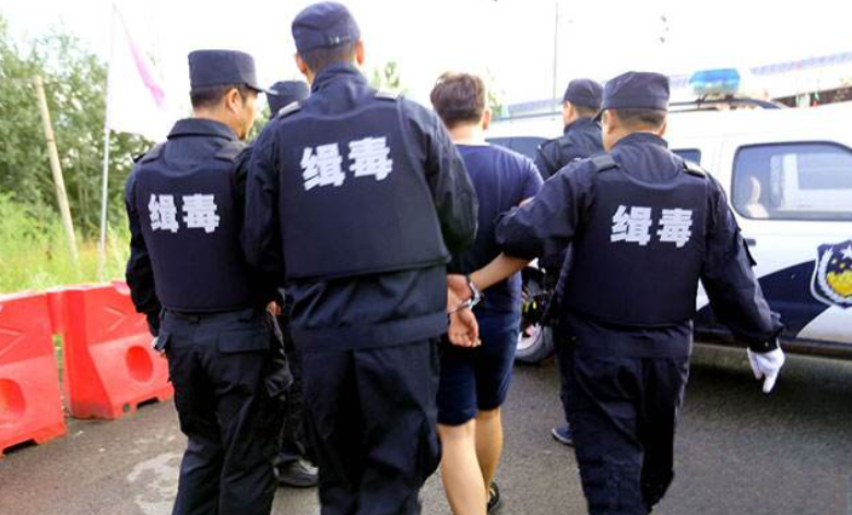 重庆一窍不通三姐妹长期贩毒，年薪60万招聘军师，他们经历了什么