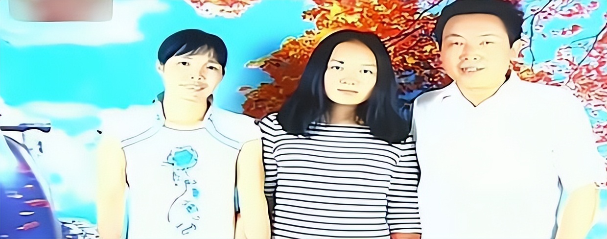 2017年，女孩金榜题名后，偷偷与富豪生父相认，穷养父：早干嘛了