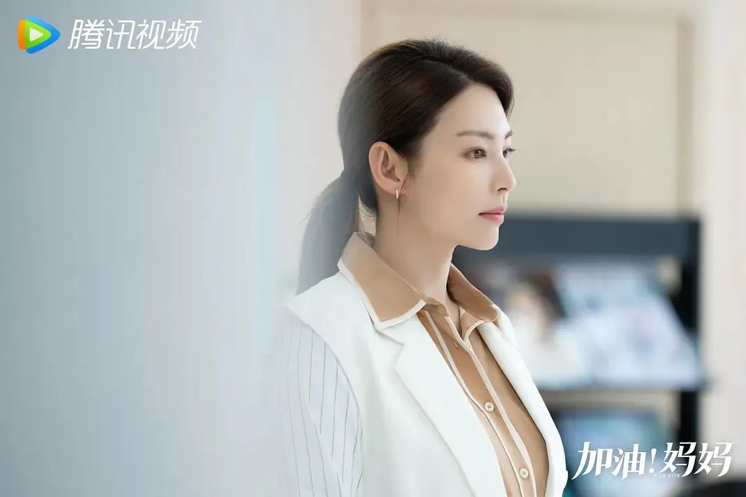 张雨绮和董洁，都卷成这样了？