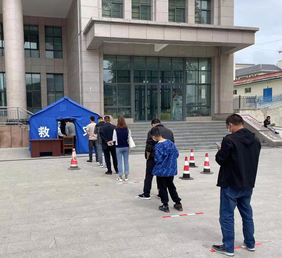 临潭：核酸采样有速度，疫情防控有温度