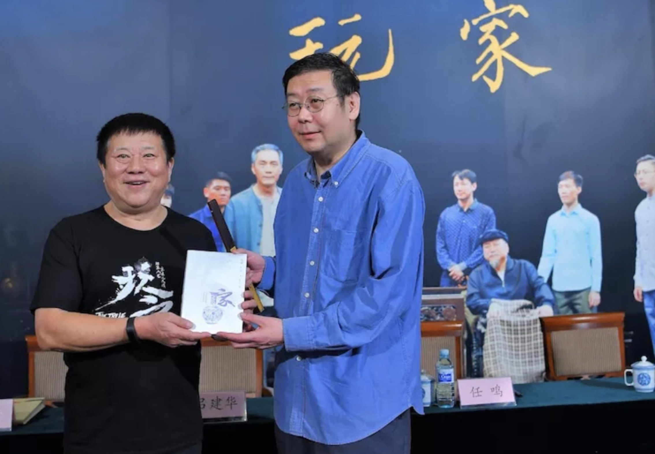 仅仅11天，就有12位名人接连离世，一天失去2位艺术家，最大95岁