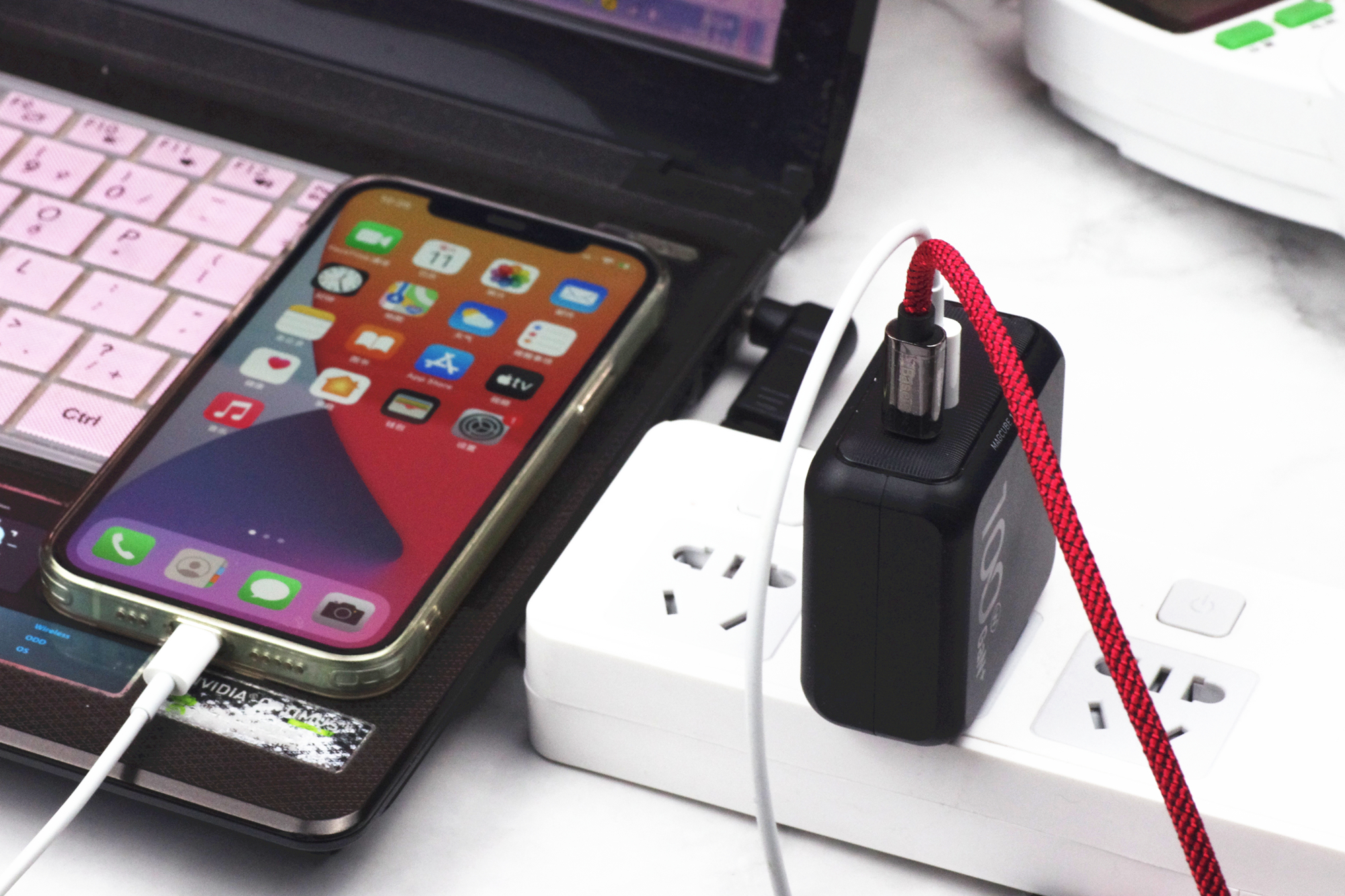 充電小鋼炮，筆記本手機都能用，Aohi 100W氮化鎵充電器體驗