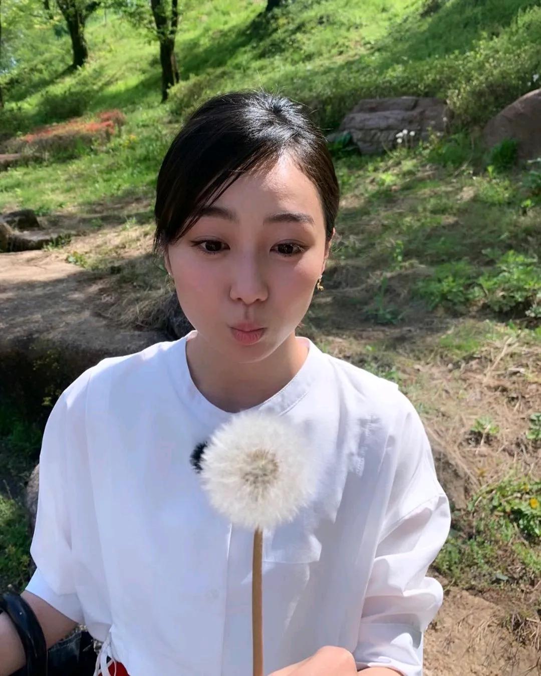 高田夏帆6月分享日常生活穿搭美照合集！搞怪甜笑两不误