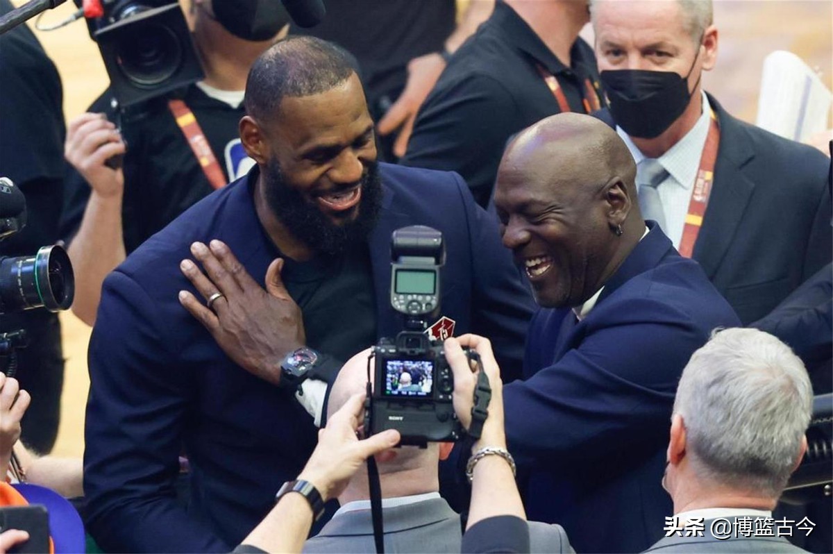 nba都有哪些人参加(NBA官方75大球星仪式：乔丹出场众星捧月，第一地位不可动摇)