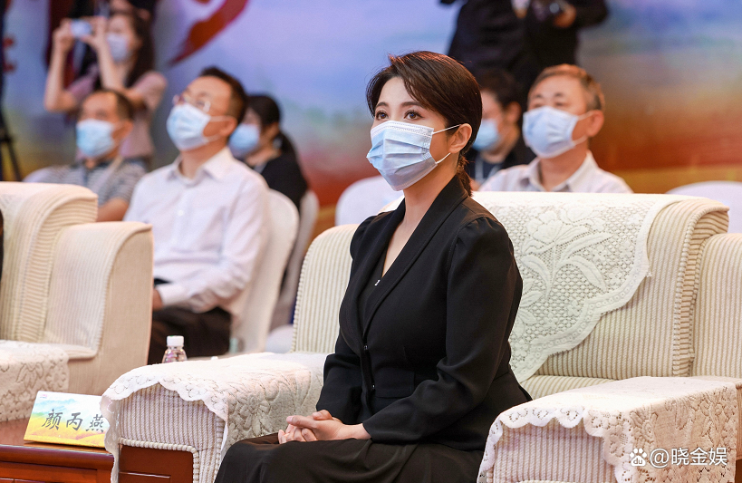 颜丙燕：下定决心拼演技，为更接近乡村教师形象“20天减掉15斤”