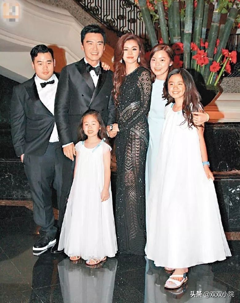 遗传真的是1门深奥的学问，父母均是神仙颜值，儿女却一言难尽