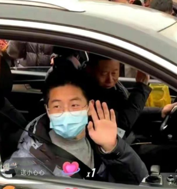 “离别是为了下一次相见”，班主任深情告别孙卓，看了叫人感伤